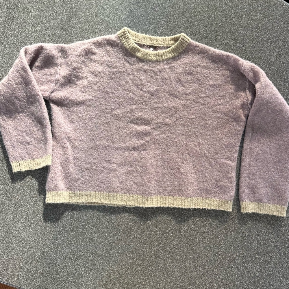 Free People Alpaca Wool Blend Cropped Sweater. Lilac With Cream Trim Crew Neck